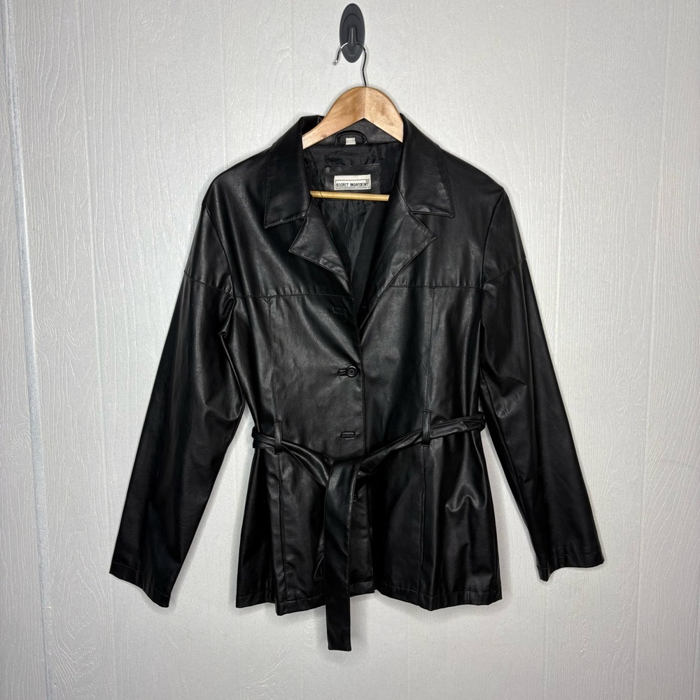 Y2K Black faux leather jacket size medium